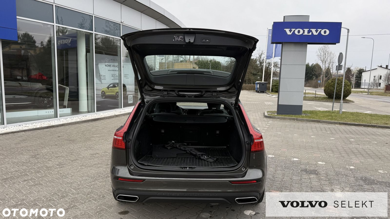 Volvo V60 Cross Country - 21