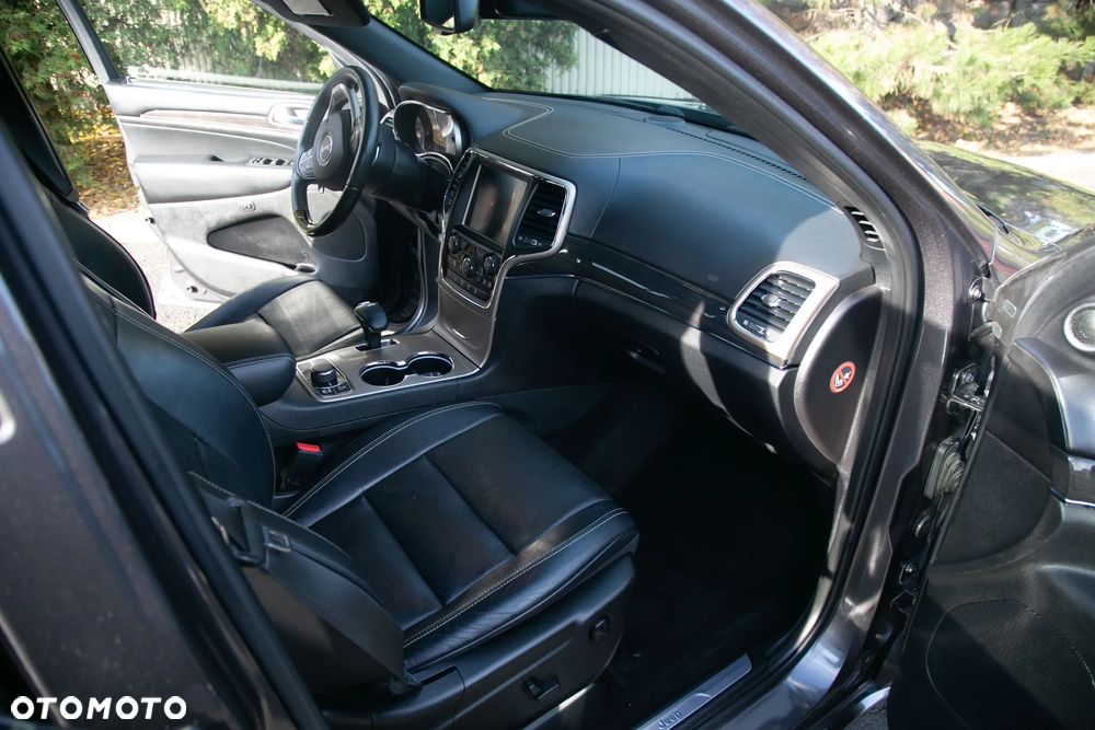 Jeep Grand Cherokee - 14