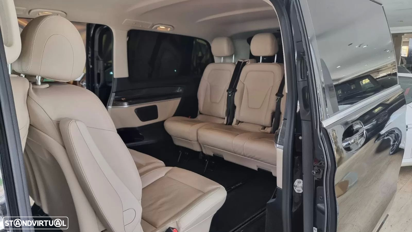 Mercedes-Benz V 300 d Longo Avantgarde - 13