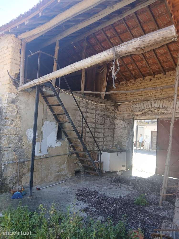 Moradia com Garagem Independente em Ourentã – Excelente Oportunidad - Grande imagem: 4/8