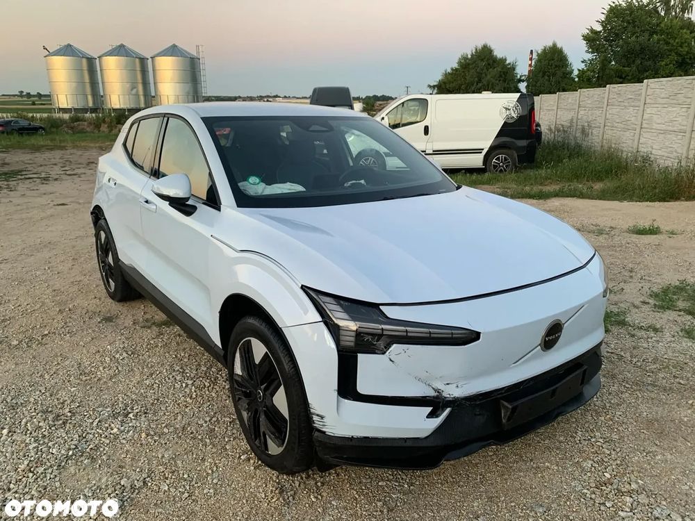 Volvo EX30 Single Motor Extended Range RWD Core - 7