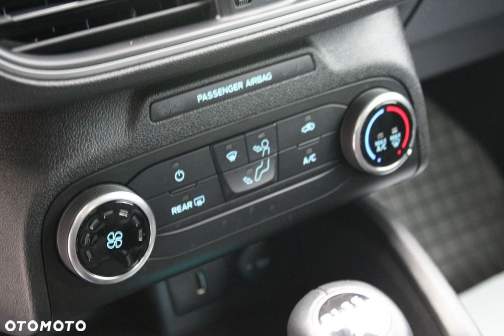 Ford Focus - 24