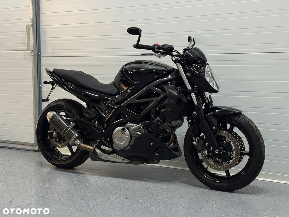 Suzuki Gladius - 1