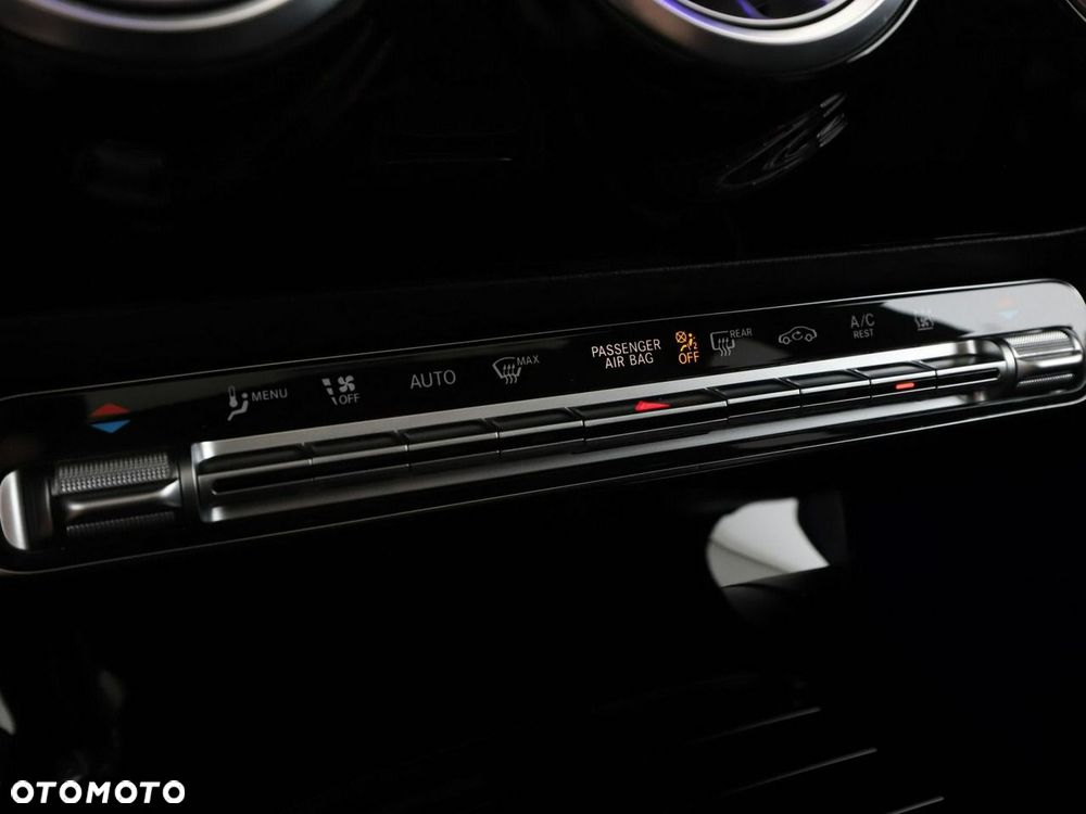 Mercedes-Benz CLA 250 e 8G-DCT AMG Line - 32