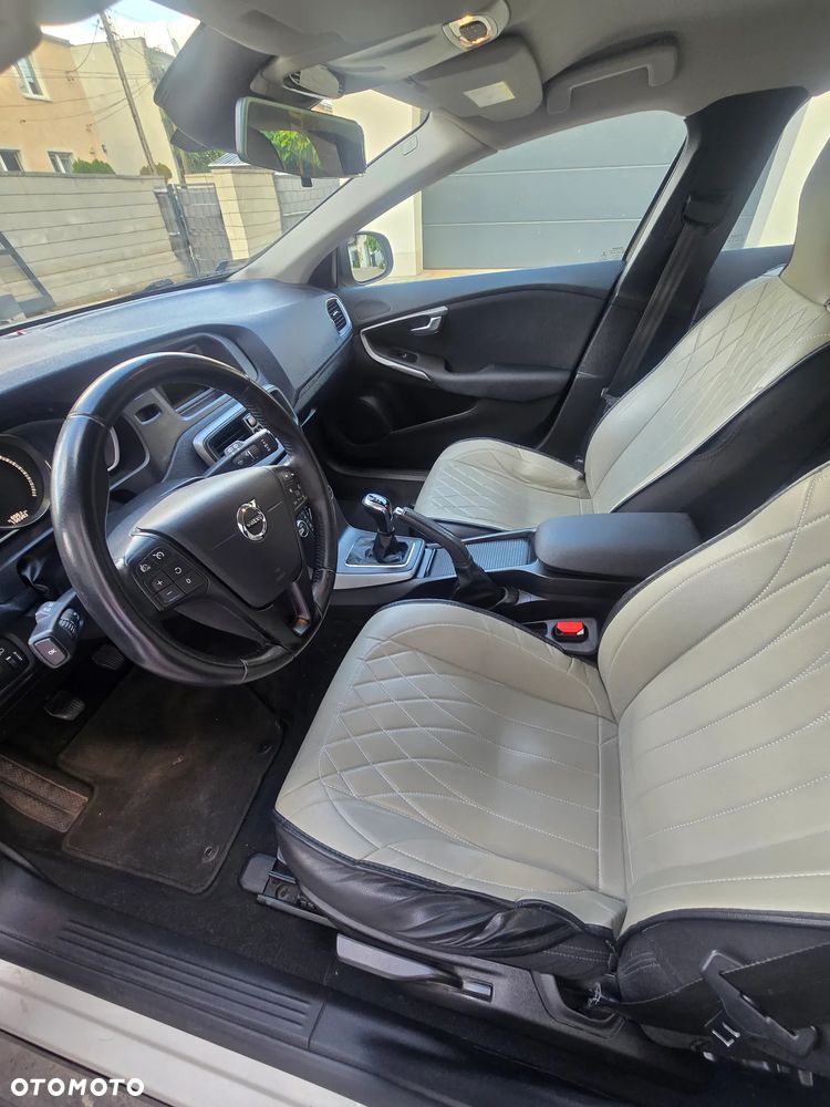 Volvo V40 Cross Country - 5