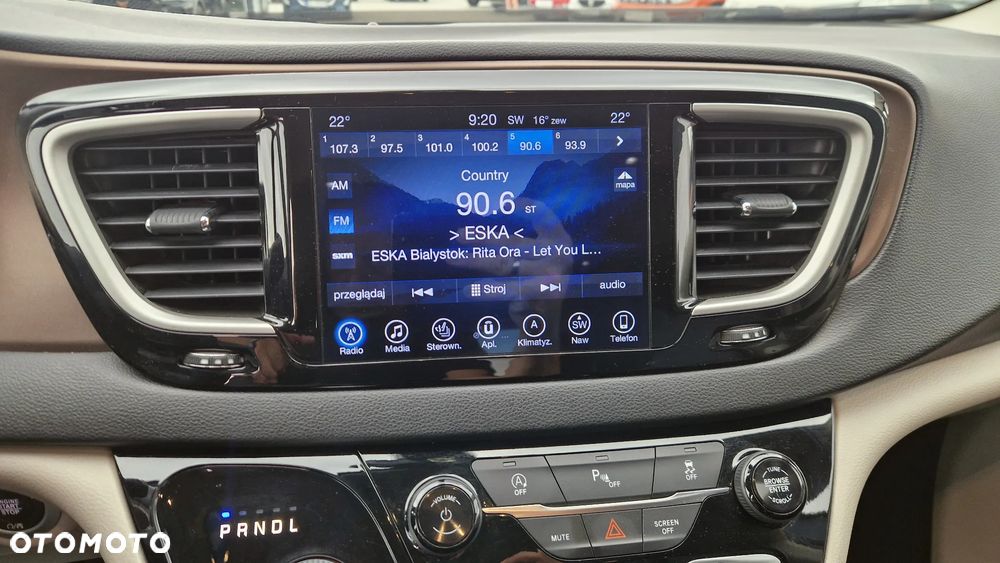 Chrysler Pacifica - 14