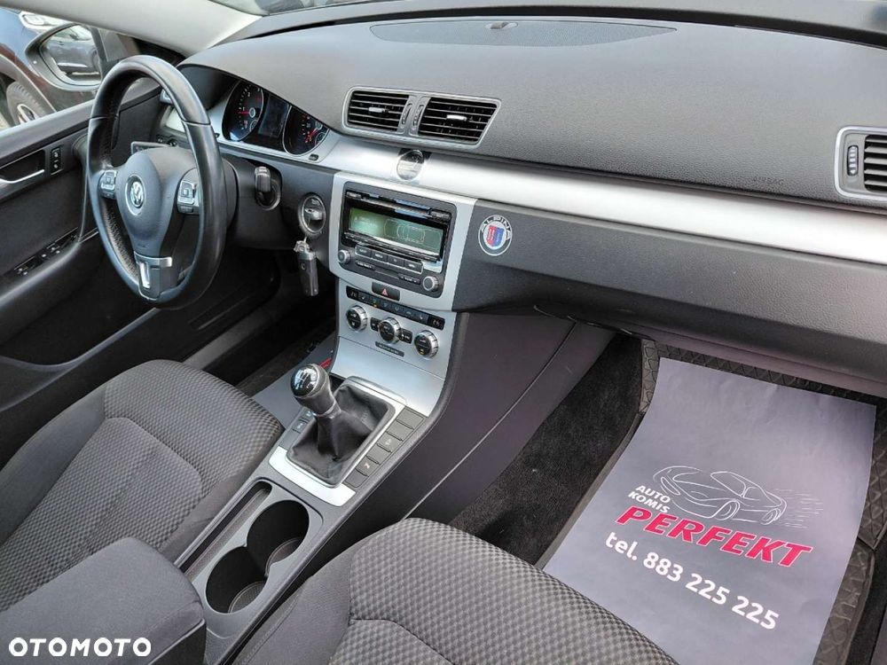 Volkswagen Passat - 14