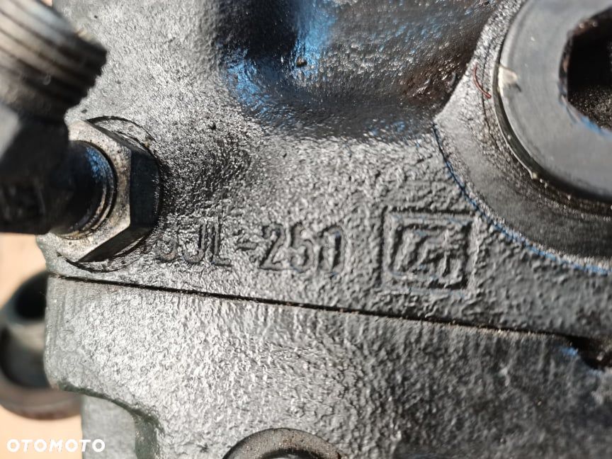 Merlo .... Multifarmer {Pompa jazdy Sauer-Danfoss 90R075} - 10
