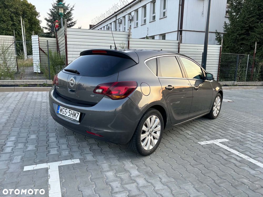 Opel Astra 1.7 CDTI Cosmo - 4
