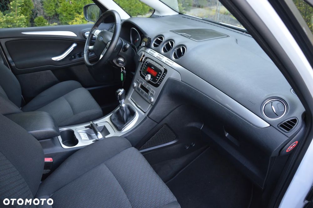 Ford S-Max - 8