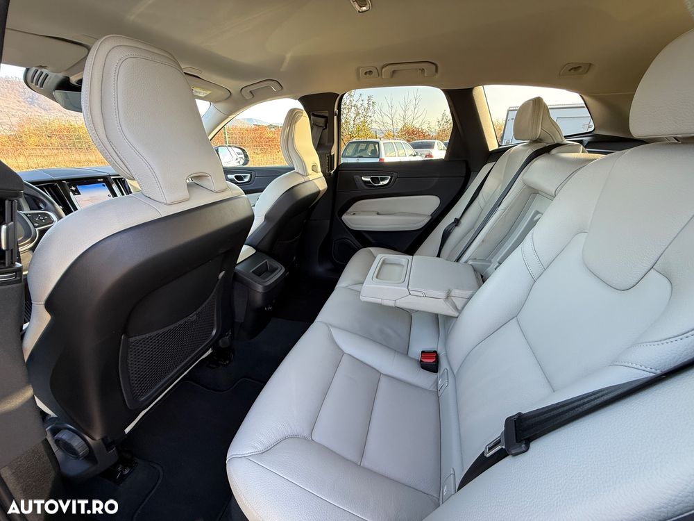 Volvo XC 60 B4 D AWD Geartronic Momentum Pro - 10