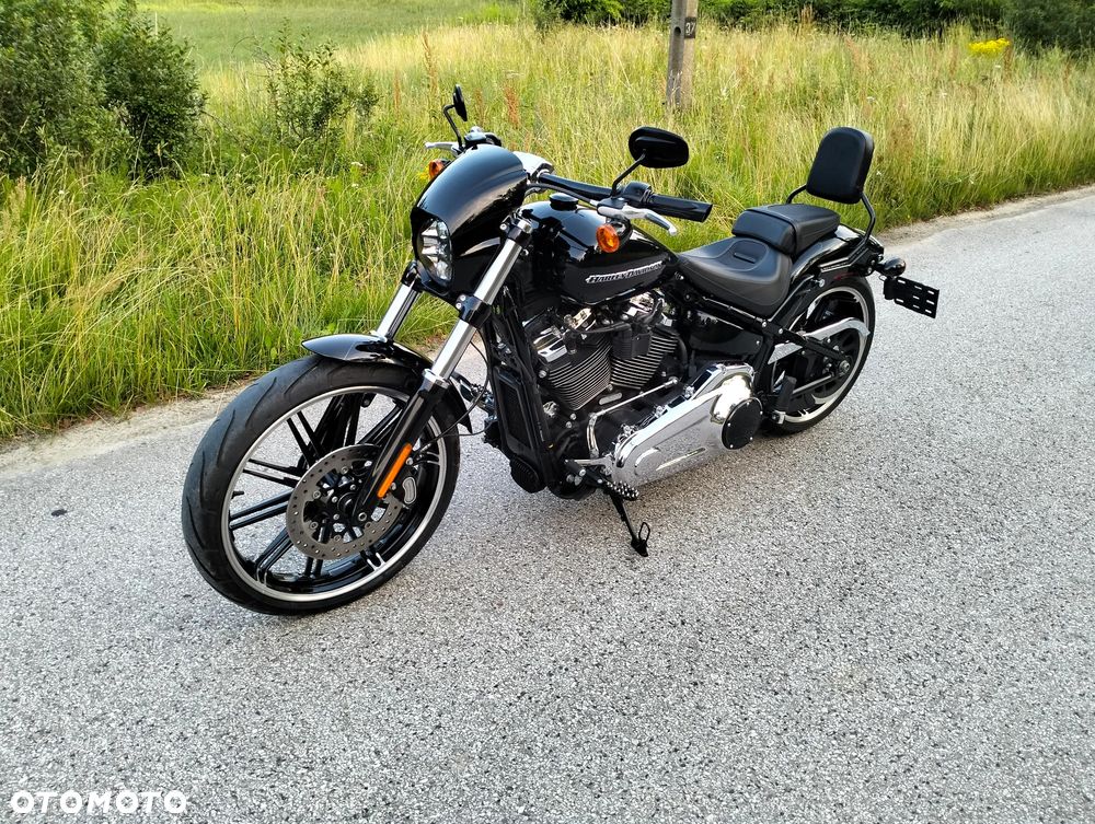 Harley-Davidson Softail Breakout - 3