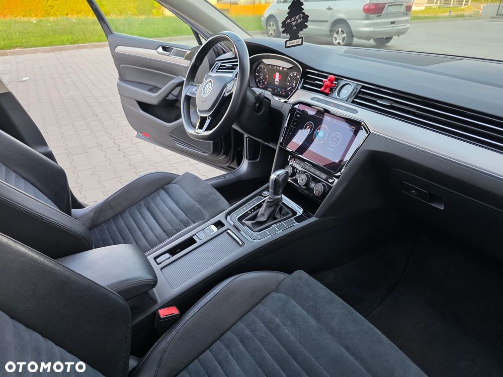 Volkswagen Passat 2.0 TDI SCR 4Mot DSG Highline - 30