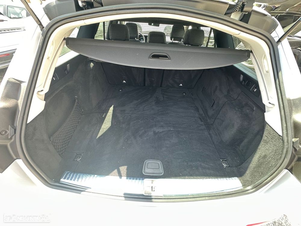 Mercedes-Benz E 220 d Avantgarde - 11