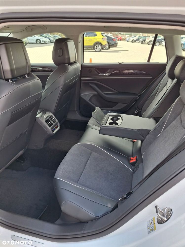 Volkswagen Passat Variant 1.5 TSI EVO Elegance DSG - 14