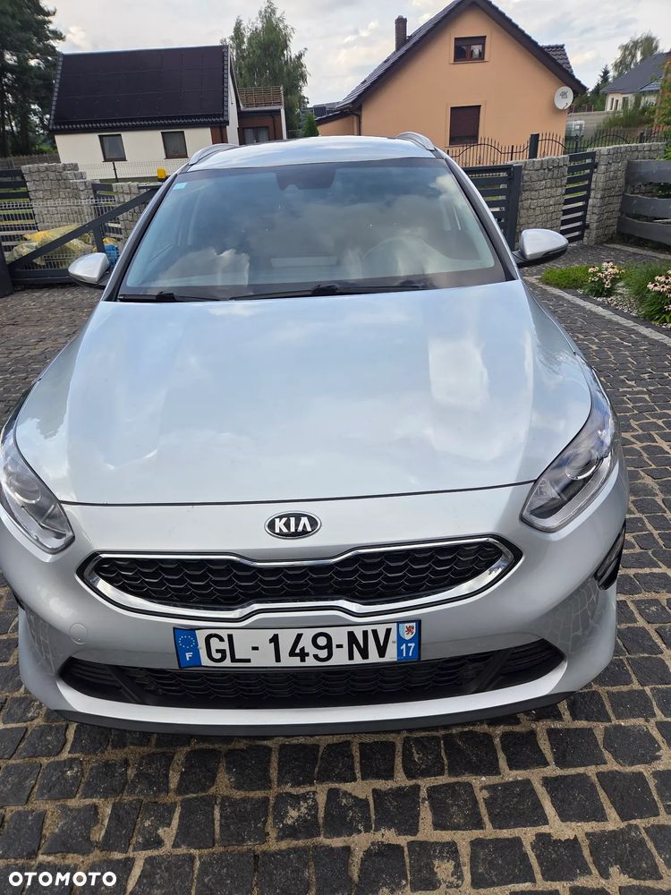 Kia Ceed 1.6 CRDi Eco-Dynamics+ (48V Mild-Hybrid) Platinum Edition - 10