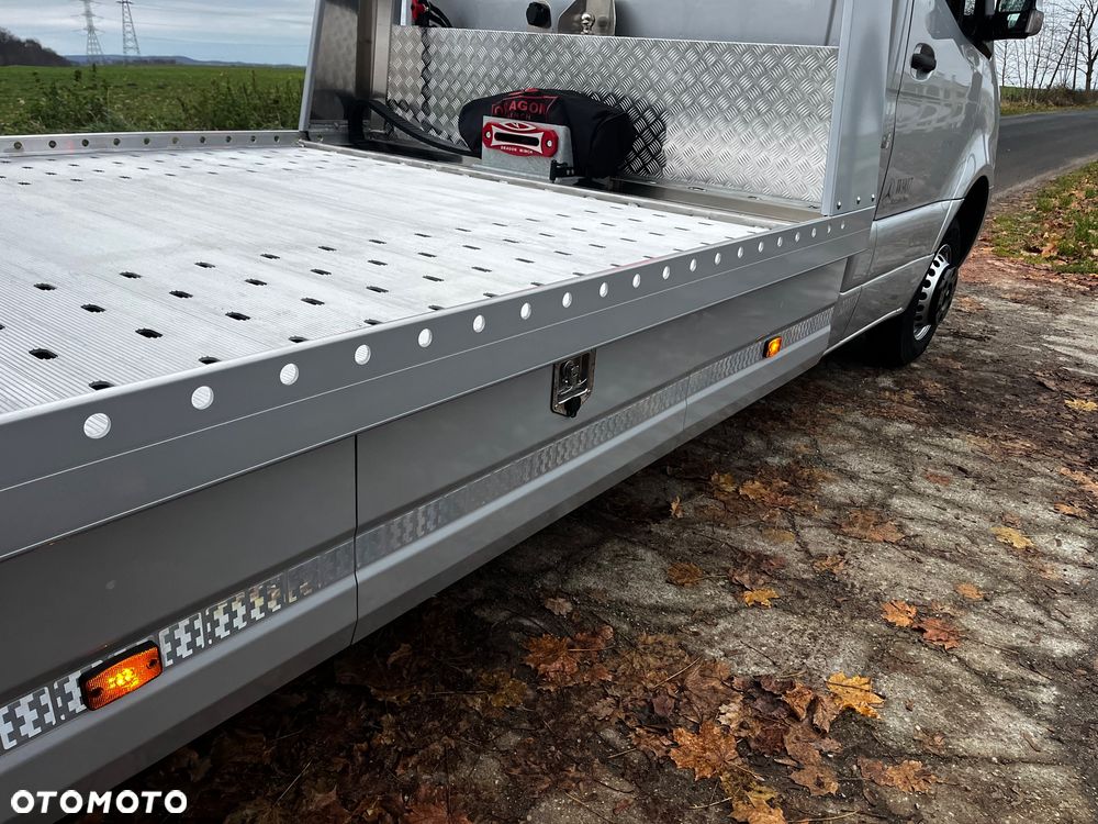 Mercedes-Benz Sprinter - 22