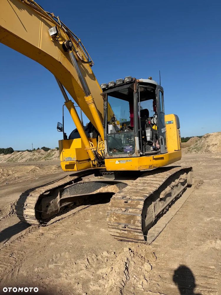Komatsu 228 - 7