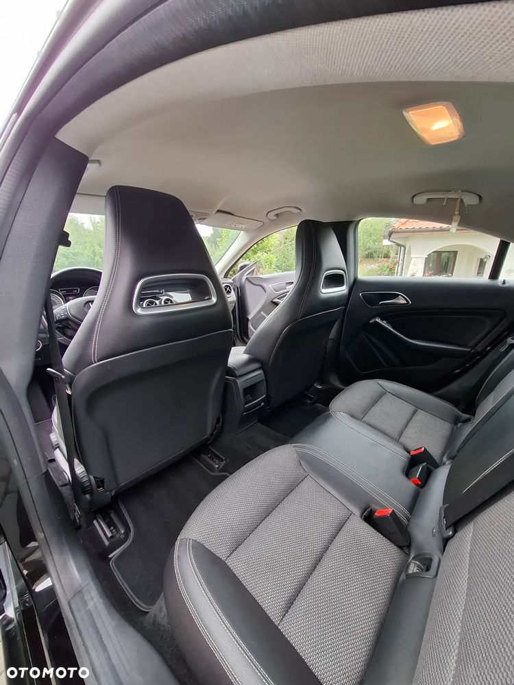 Mercedes-Benz CLA - 25