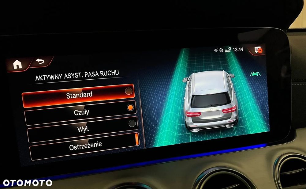 Mercedes-Benz Klasa E 220 d T 9G-TRONIC AMG Line - 17