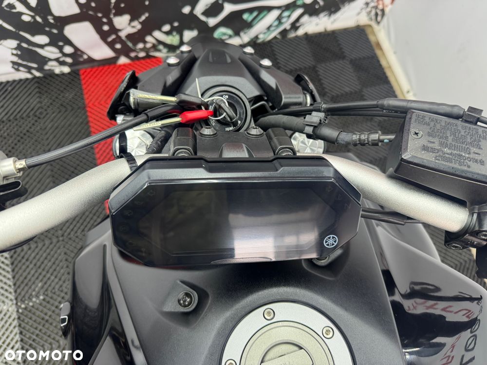 Yamaha MT - 24