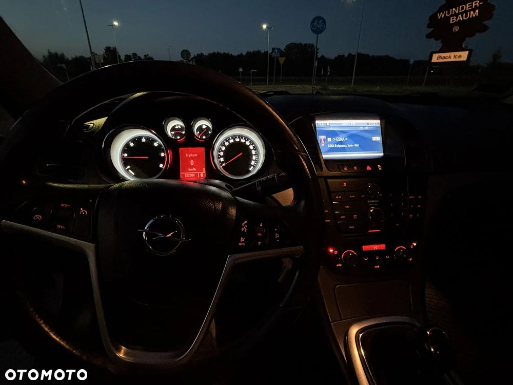 Opel Insignia - 10