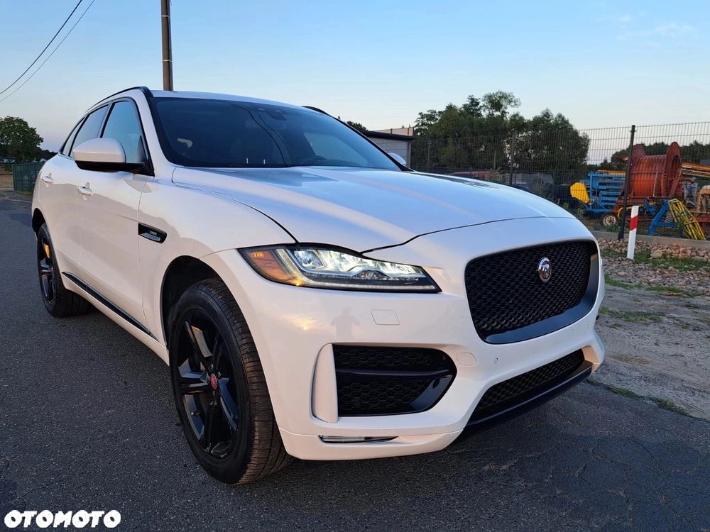 Jaguar F-Pace - 4