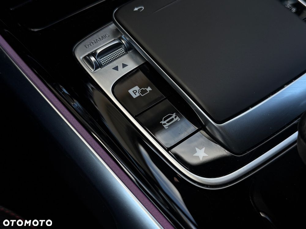 Mercedes-Benz GLB 250 4Matic 8G-DCT AMG Line - 24