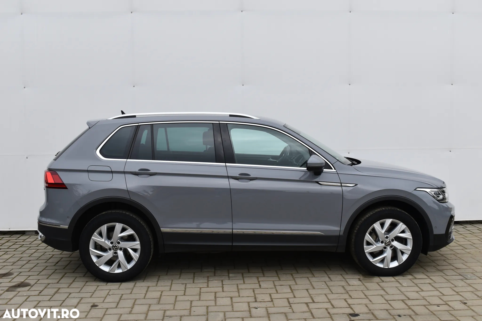 Volkswagen Tiguan 2.0 TDI SCR 4MOTION DSG Elegance - 9
