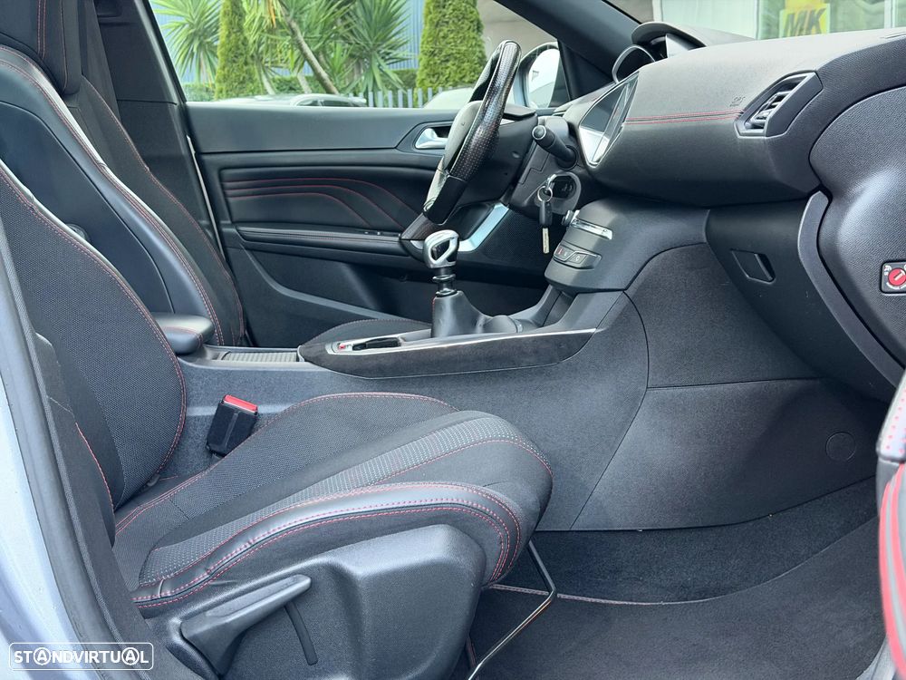 Peugeot 308 SW 1.6 BlueHDi GT Line - 26