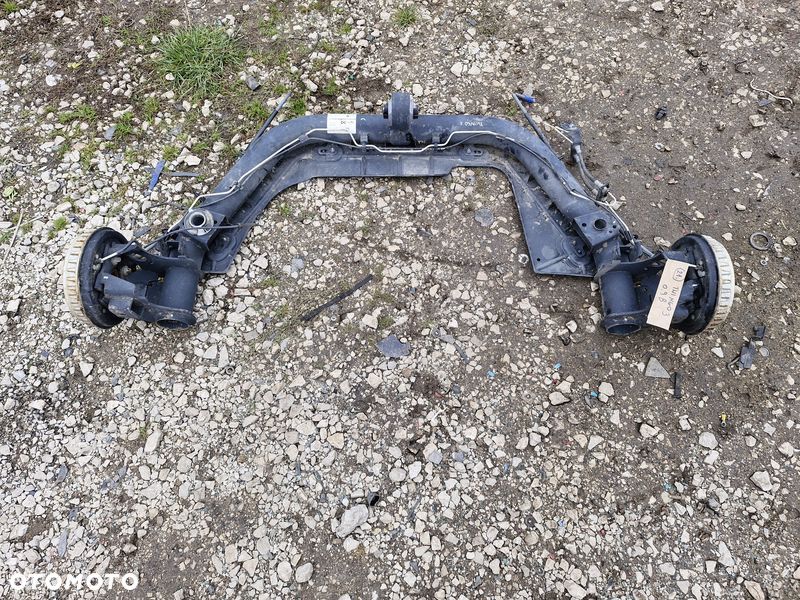 RENAULT TWINGO III 3 0.9 B BELKA ZAWIESZENIA TYŁ OŚ TYLNA 555013592R - 8