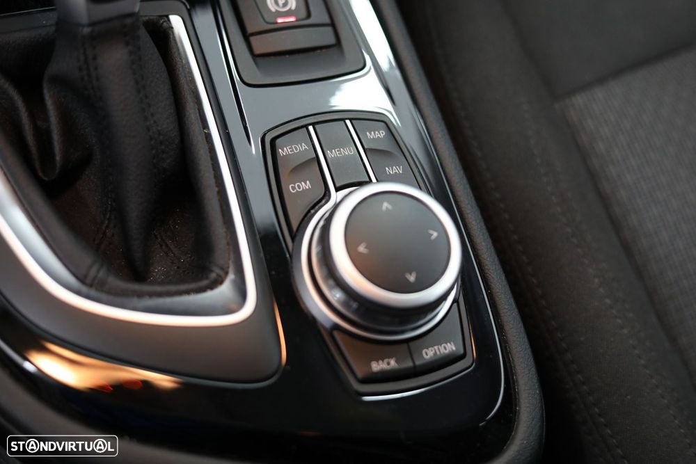 BMW 225xe Active Tourer Advantage - 24