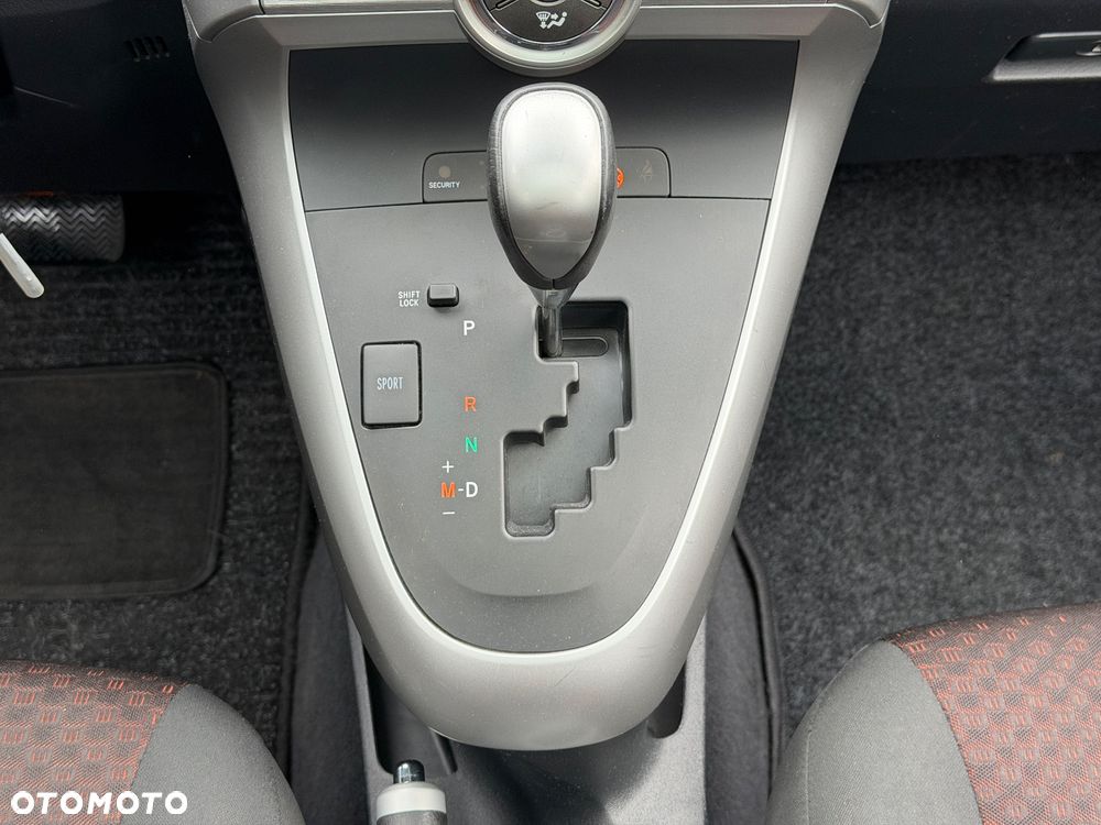 Toyota Verso 1.8 Multidrive Edition - 24