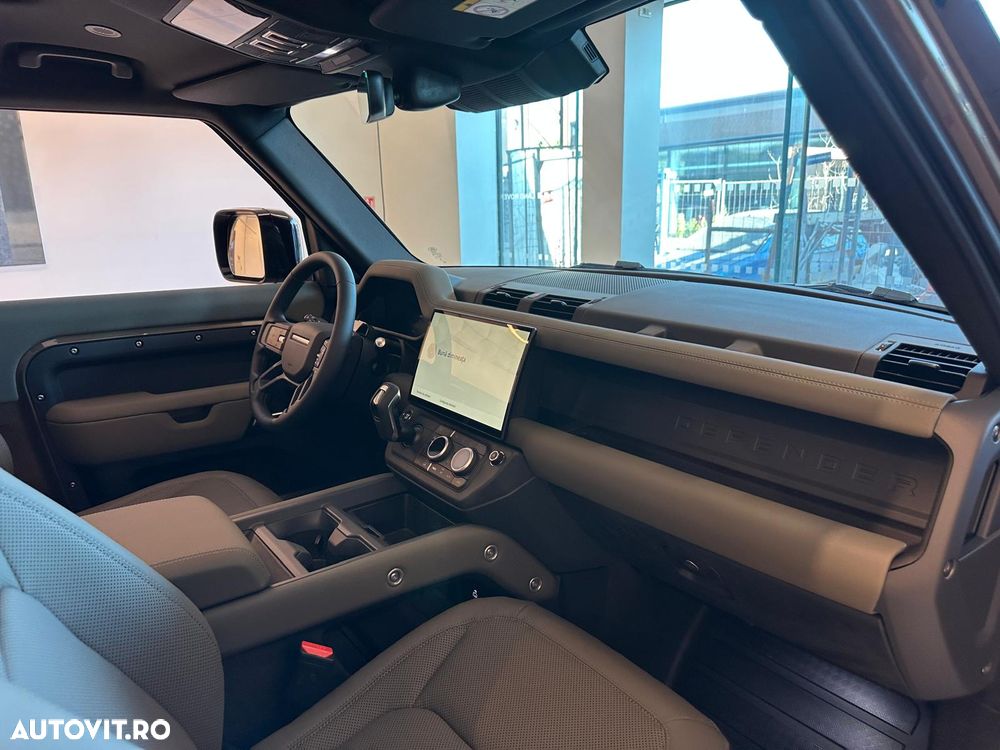 Land Rover Defender - 15