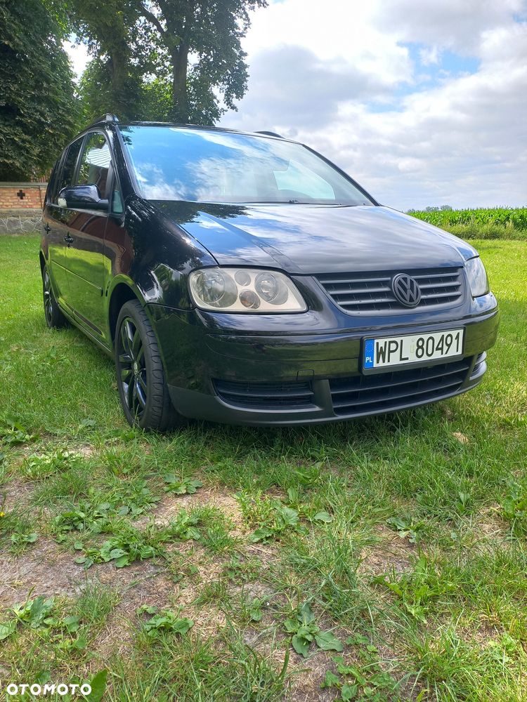 Volkswagen Touran - 1
