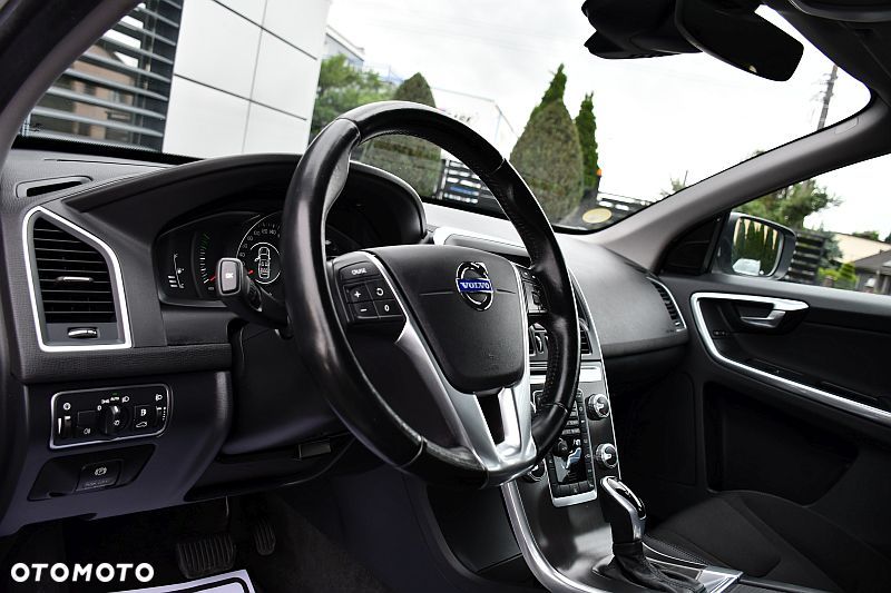 Volvo XC 60 D4 Geartronic Momentum - 11