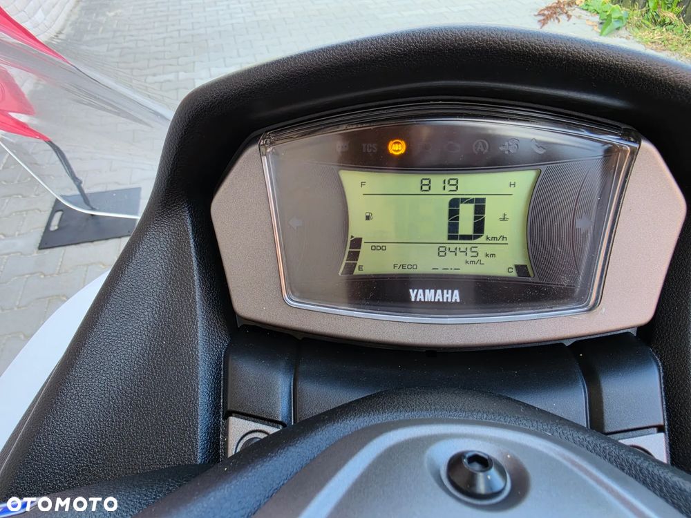 Yamaha NMAX - 16