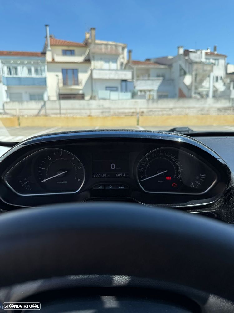 Peugeot 208 1.4 HDi Allure - 11