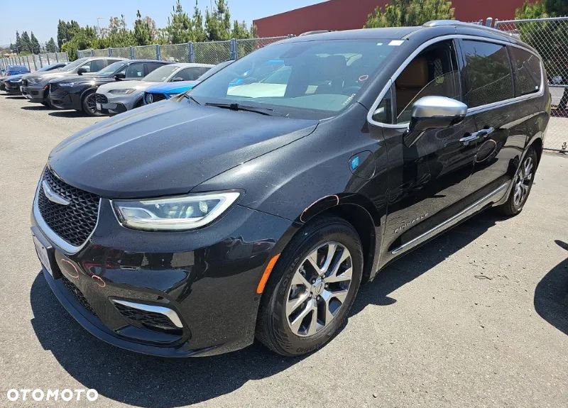 Chrysler Pacifica - 1