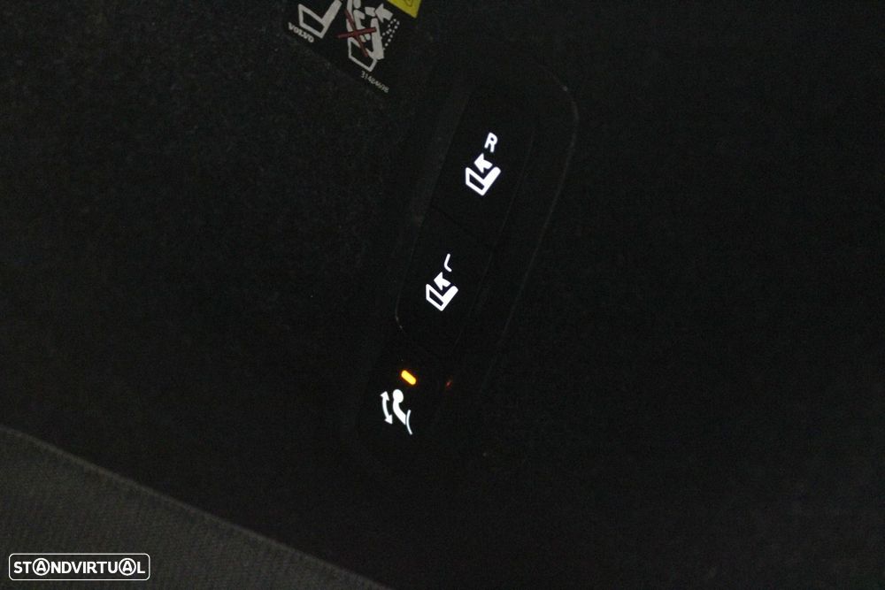 Volvo XC 40 2.0 D3 Geartronic - 32