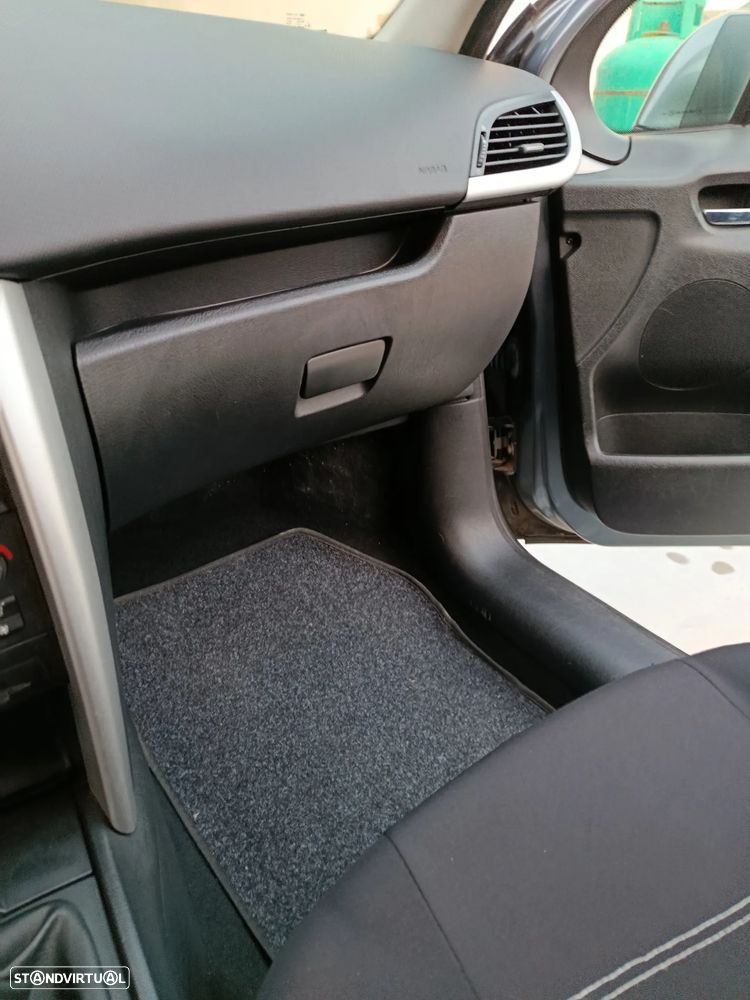 Peugeot 207 1.4 HDi Urban - 15