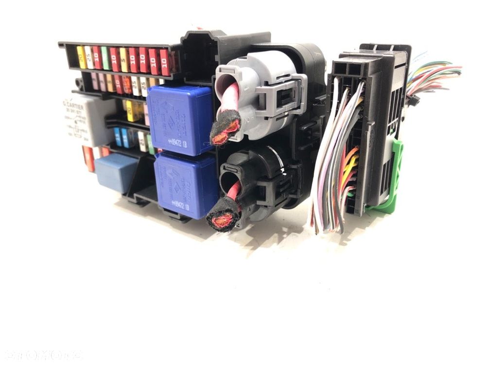 SKRZYNKA BEZPIECZNIKÓW  RENAULT MEGANE III liftback (BZ0/1_, B3_) 2008 - 2022 1.6 16V (BZ1B, BZ1H) - 1