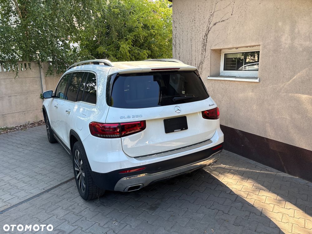 Mercedes-Benz GLB 250 4Matic 8G-DCT Special Edition - 8