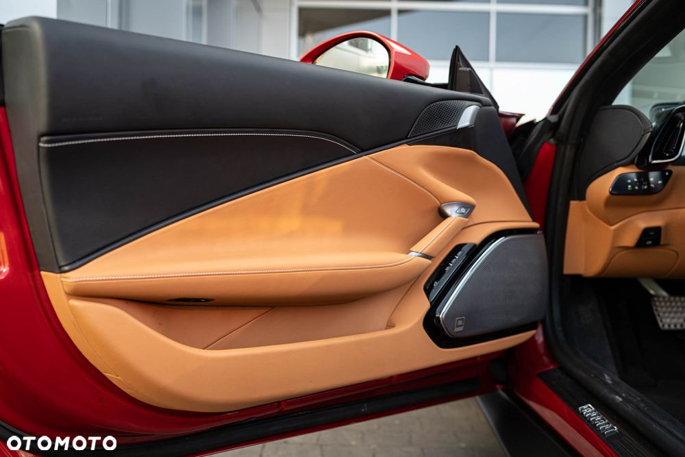 Ferrari Roma Spider - 14