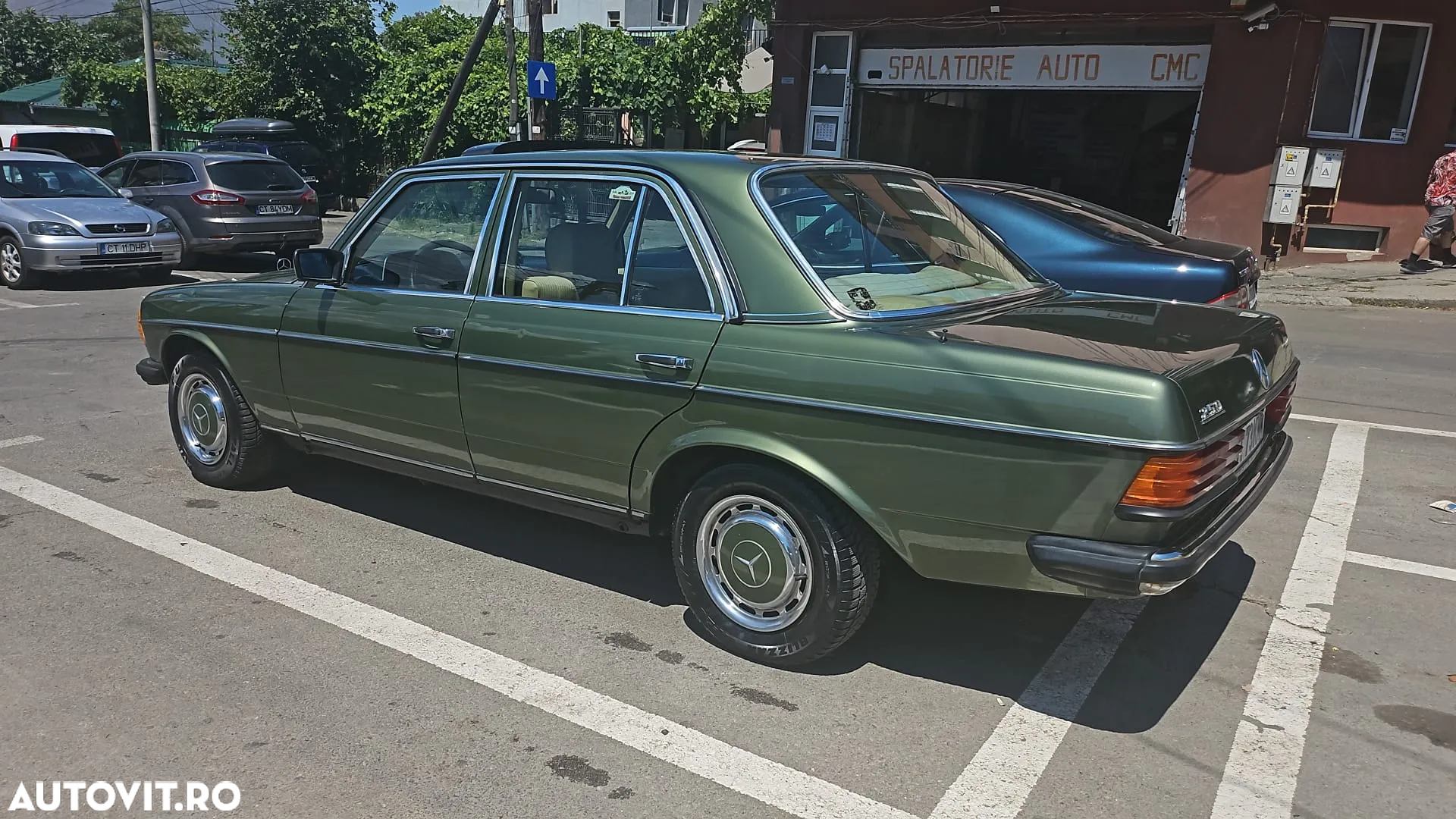 Mercedes-Benz W123 - 23