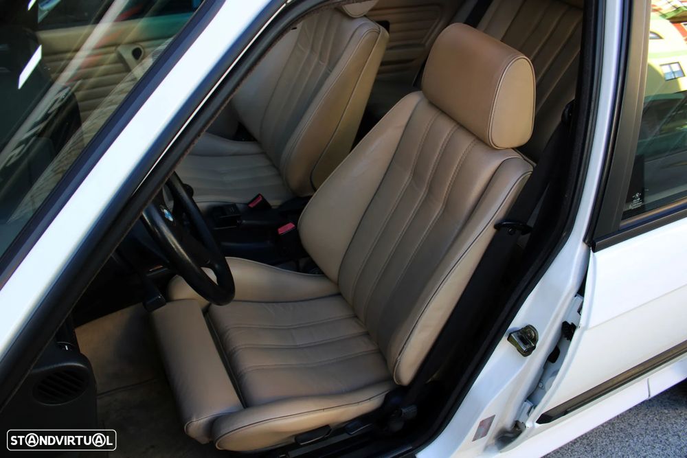 BMW 325 i Touring - 22