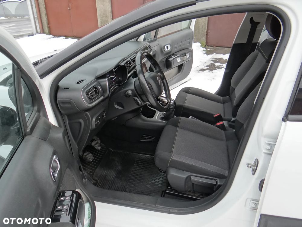 Citroën C3 Pure Tech 82 SHINE - 10