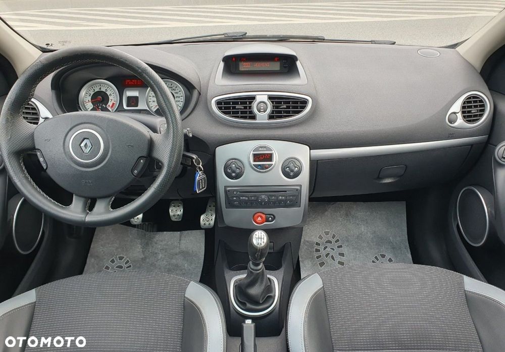 Renault Clio - 8
