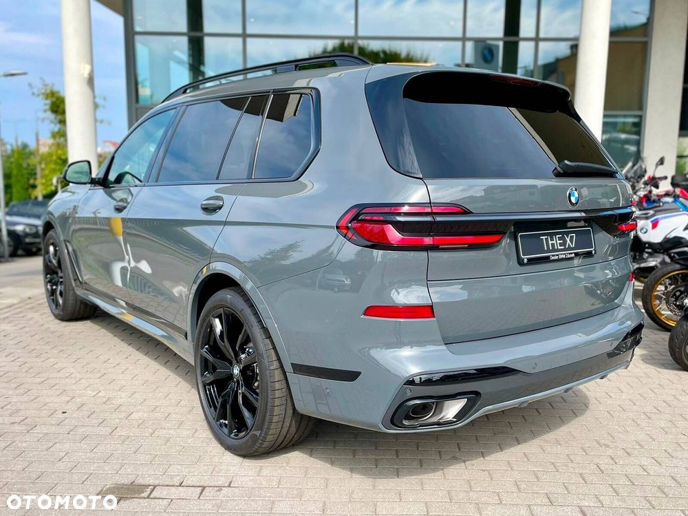 BMW X7 - 7