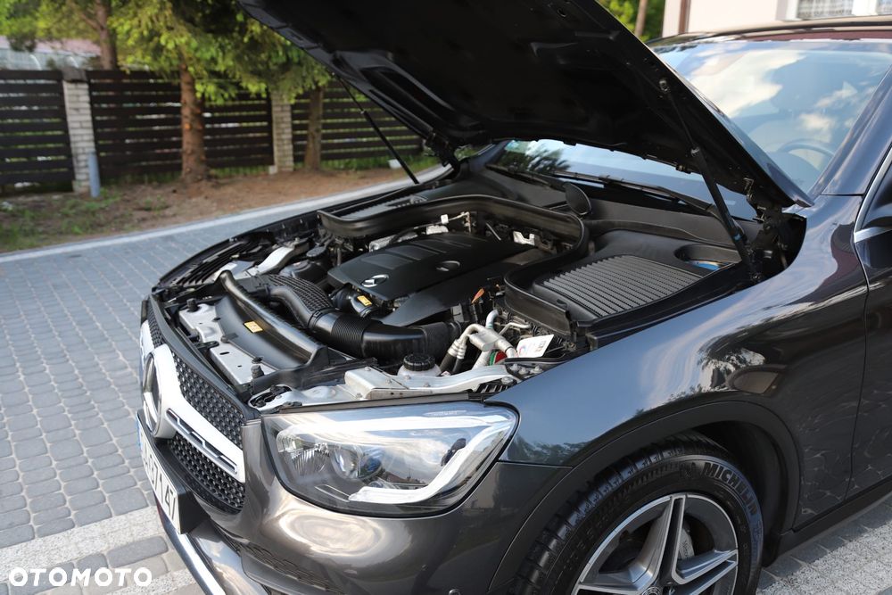 Mercedes-Benz GLC 200 4Matic 9G-TRONIC AMG Line Plus - 26